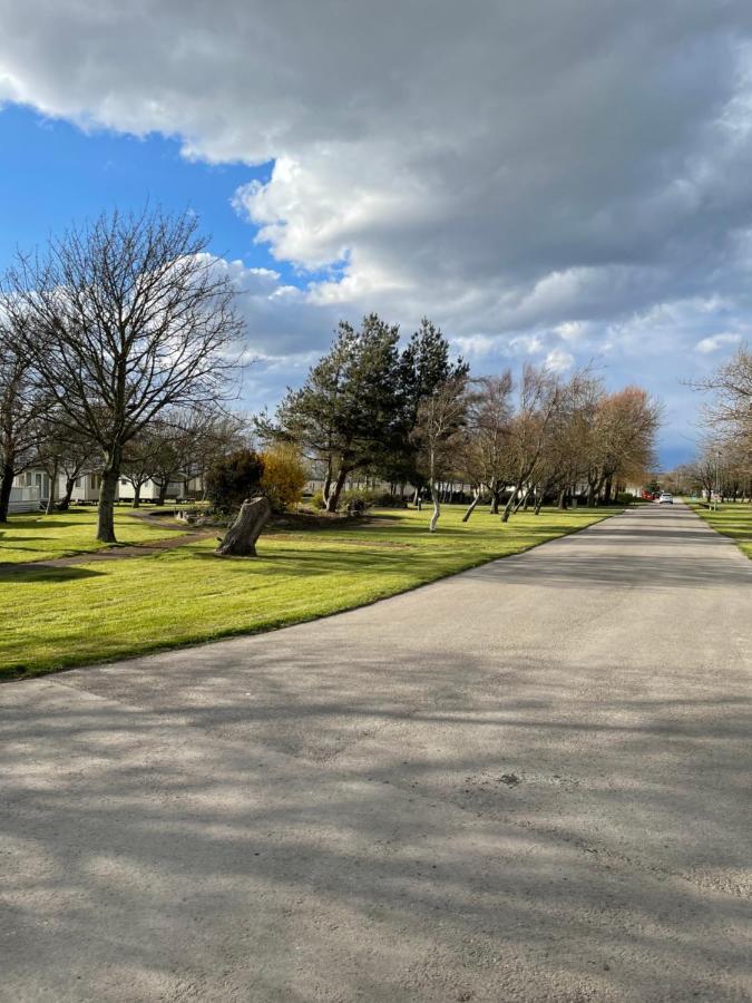 Beautiful 3-Bed Caravan Situated On Lakeland Haven Grange-over-Sands Buitenkant foto